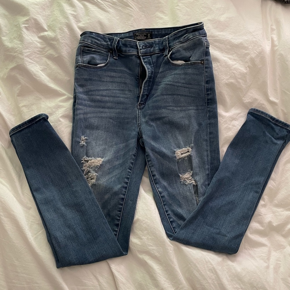 Abercrombie ripped skinny jeans size 6